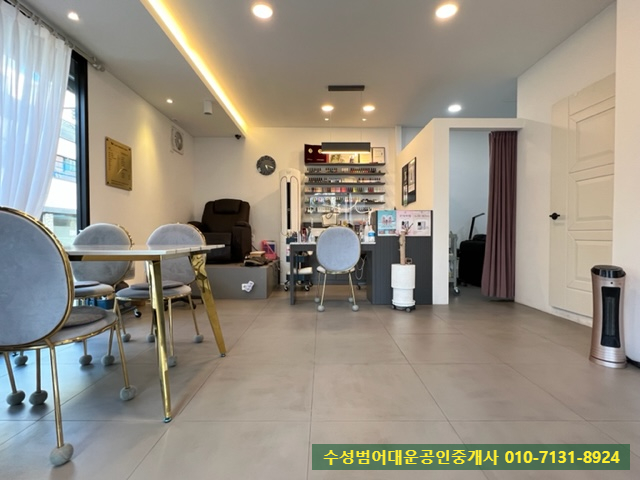  만촌동상가임대  역세권 담티역3분거리 유동인구 많은위치 1층상가