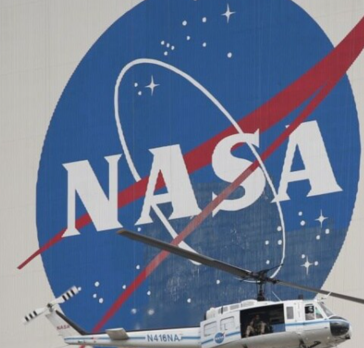 NASA는 달 탐사선을 이달 말까지 발사하기를 희망합니다 NASA는 달 탐사선을 이달 말까지 발사하기를 희망합니다