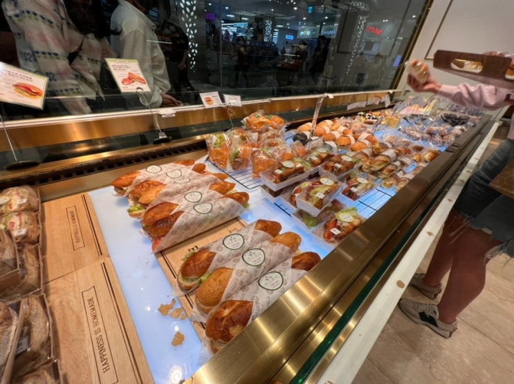  김포공항 롯데몰 맛집 안스 베이커리 베스트셀러 명란바게트, 유자찰치즈