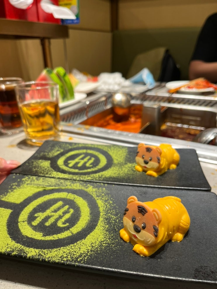  [베이징 교환학생] 하이디라오 얻어 먹기쓰,, 마라롱샤, fire works 스테이크 집, 유학생 2호동 갑분 모임, 다시 찾아온 학교 봉쇄 (9.1-9.4)