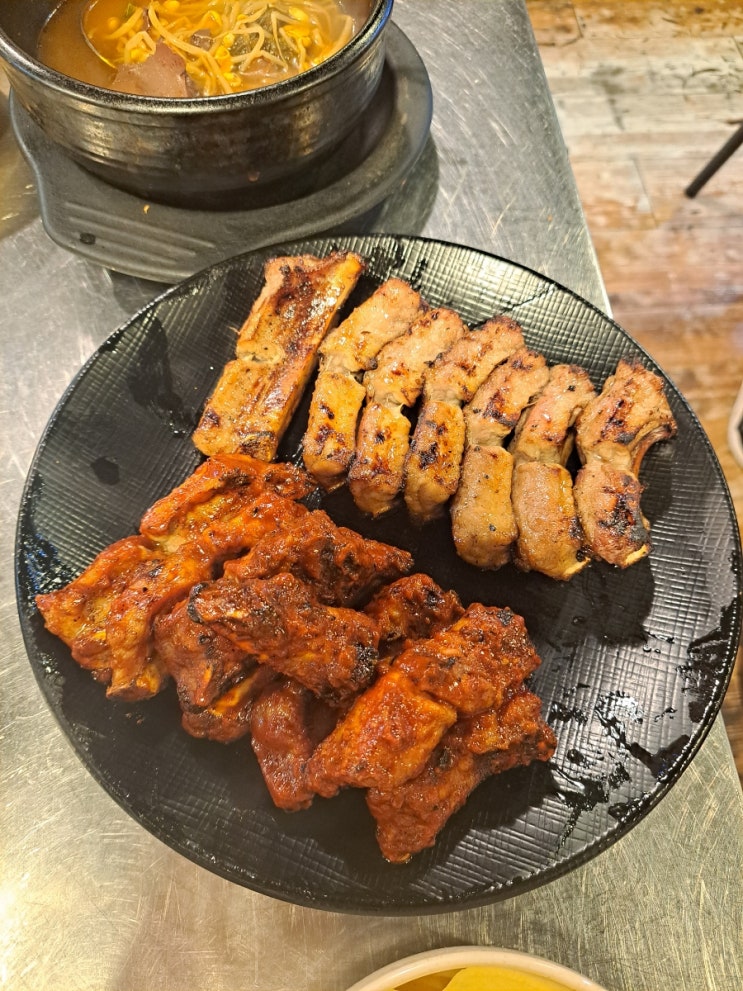 선지해장국이 기본 안주인 인생극장쪽갈비 성남점에서 매운쪽갈비, 양념쪽갈비, 최루탄 주먹밥까지 완벽하게 클리어 선지해장국이 기본 안주인 인생극장쪽갈비 성남점에서 매운쪽갈비, 양념쪽갈비, 최루탄 주먹밥까지 완벽하게 클리어