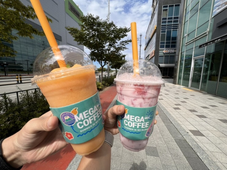  메가커피 신메뉴 청도홍시스무디 feat. 딸기라떼 맛집