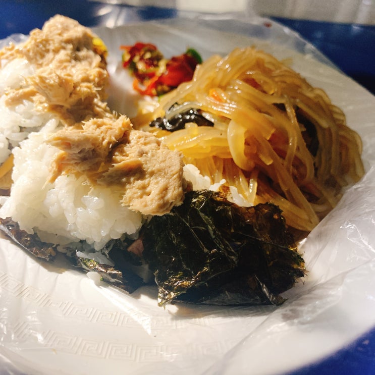  광장시장, 원조누드김밥과 강가네떡볶이