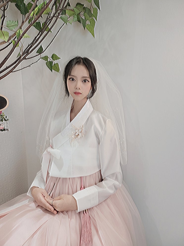  강동구한복대여, 청명한 가을 하늘과 함께한 마리한복 촬영!