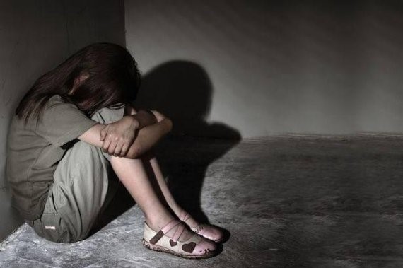 부모가 버린 10세 손녀 할아버지 성폭행 촬영 징역 17년 부모가 버린 10세 손녀 할아버지 성폭행 촬영 징역 17년