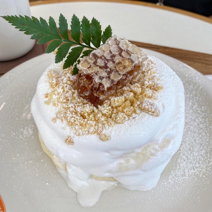 강남역 근처 조용하고 디저트가 겁나게 맛있는 카페는? 카페온화! (ft. 벌꿀수플레팬케이크) 강남역 근처 조용하고 디저트가 겁나게 맛있는 카페는? 카페온화! (ft. 벌꿀수플레팬케이크)