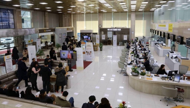 "주식·코인하다 원금도 잃었다"…눈물 쏙 뺀 민지들 몰려간 곳 "주식·코인하다 원금도 잃었다"…눈물 쏙 뺀 민지들 몰려간 곳