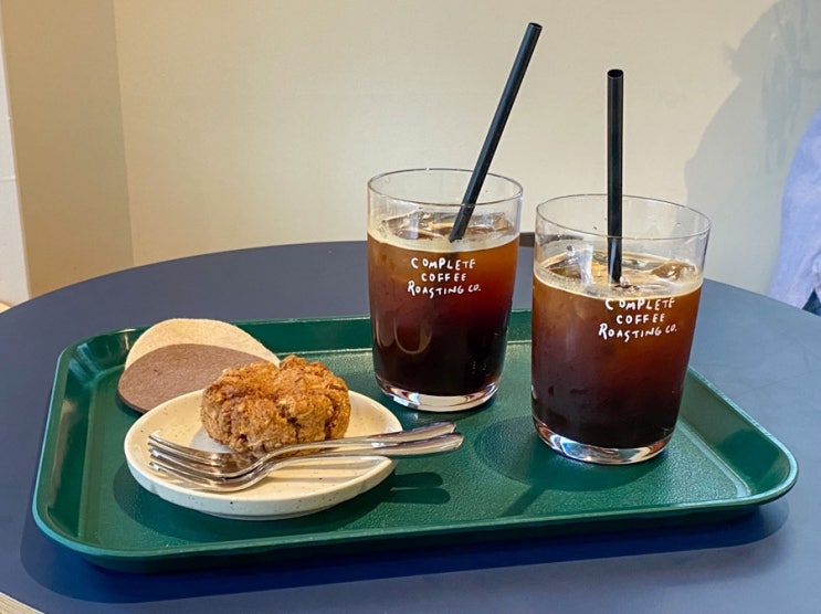 깔끔하고 산미있는 커피맛집 노형동 컴플리트커피 2호점