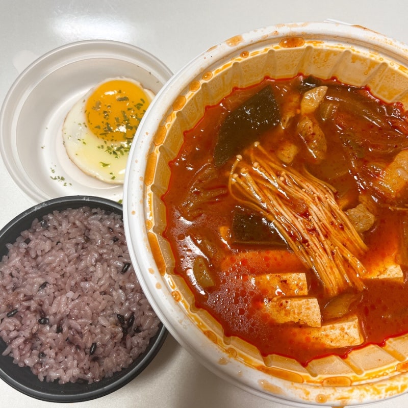 LE SSERAFIM サクラのキムチチゲ探し：ホンバプデワン上鳳店