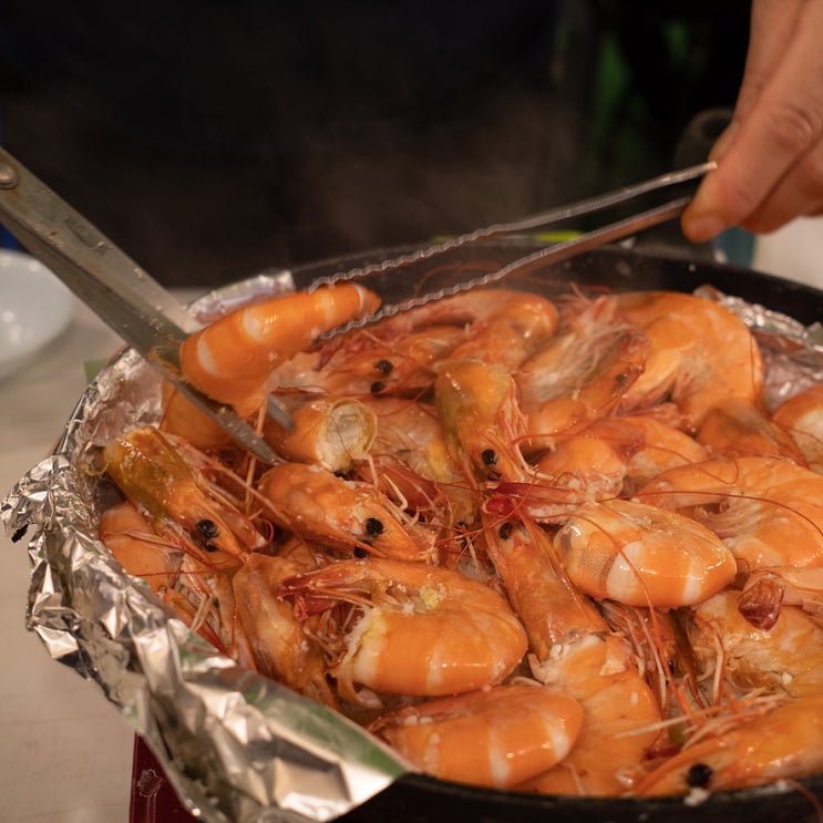  강화도 야외에서 바다 뷰와 함께하는 제철 대하 맛집 희주네 농장