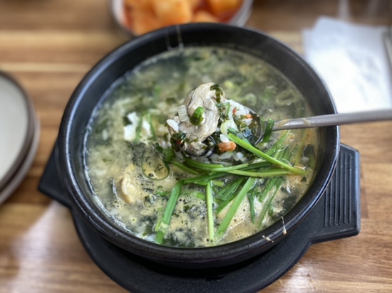  부산 | 영도 N년 단골 굴국밥 찐맛집 '석화정'