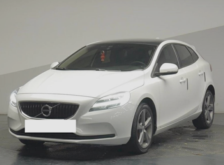  볼보 v40 중고차 안전의 대명사