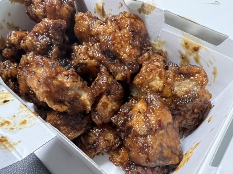  교촌 블랙시크릿 내돈내산 산초가루가 멱살잡고 끌어올린 맛