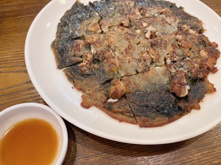  [탑립동 맛집] 태어나서 처음 먹어봤는데 매우 인상적이었던 동해회관 동해막국수의 매생이굴전 12000