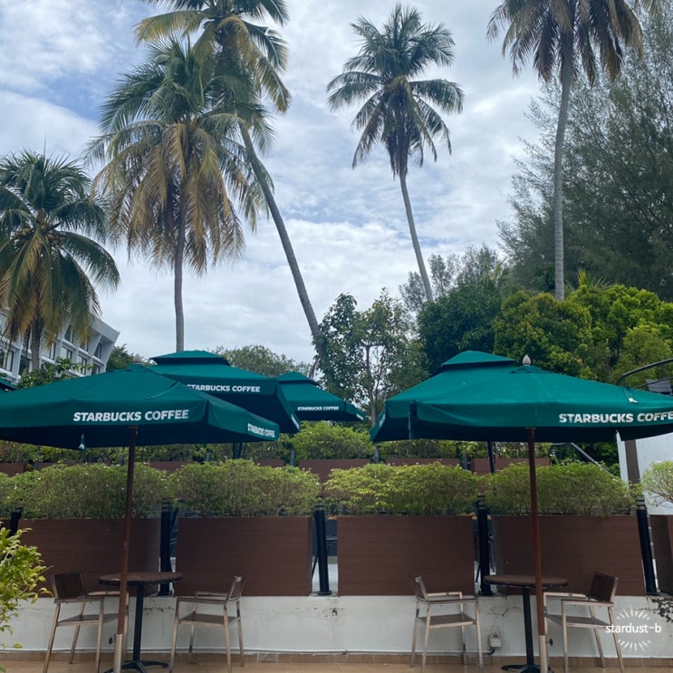   페낭(Penang) 바투 페링기(Batu Ferringhi) 해변의 스타벅스, 그리고 해변가 산책