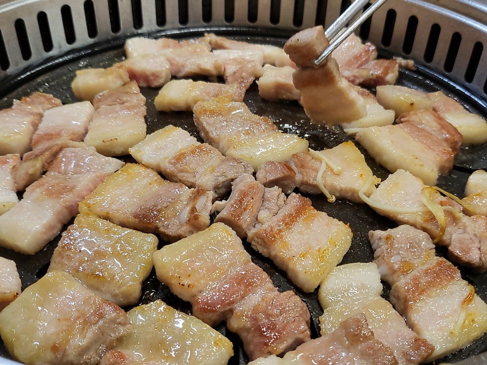 솔방골흑돼지 숯불구이 사진 1