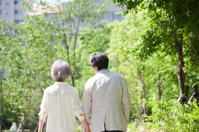 65세 노인 기준 상향해야 복지사업 부담 줄어든다 65세 노인 기준 상향해야 복지사업 부담 줄어든다