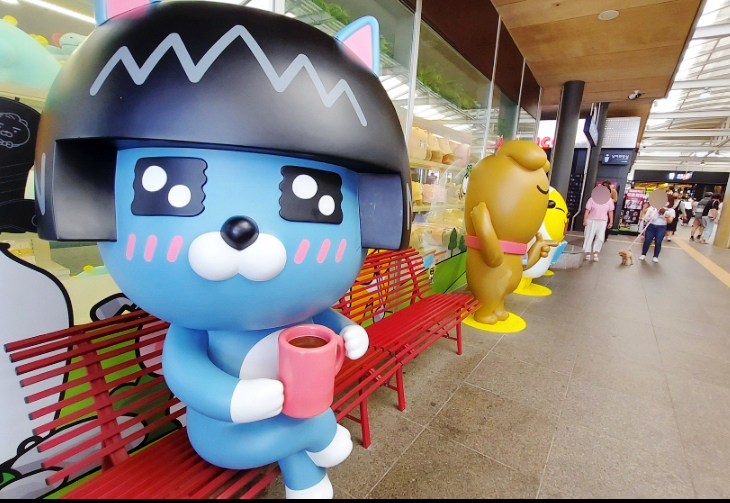  가평휴게소 서울방향 파리바게트에서 줄을 서시오~