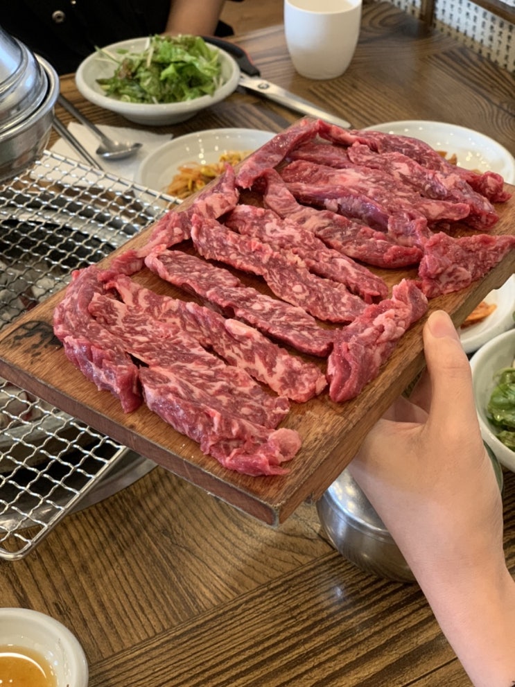  점심부터 고기집?! 깔끔하고 맛있었던 동대구역 밥집 청정한우 숯불식육식당