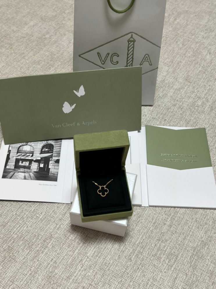 [VCA] 반클리프앤아펠 알함브라 목걸이(빈티지, 블랙) 찐 구입 후기 ✨ (웨이팅, 가격, 착용사진 등)