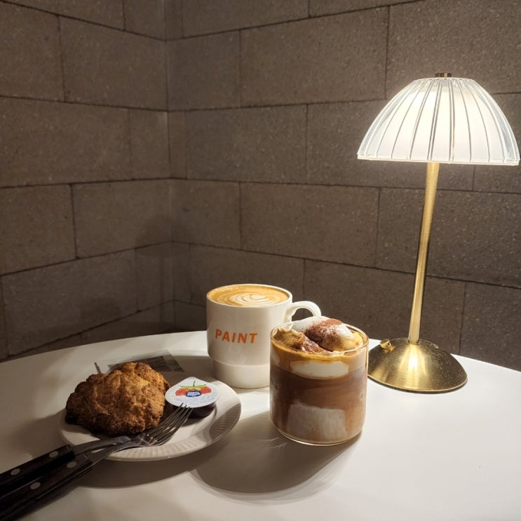  [한성대입구역 카페] 서울 성북동 예쁜 카페 '페인트커피&바' 비밀의공간 감성 맛집 후기