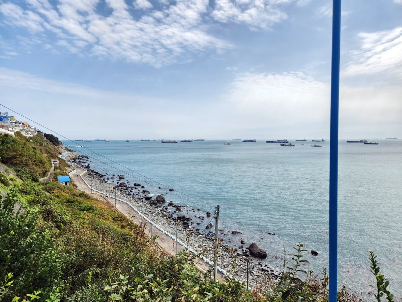 부산 흰여울문화마을 절영해안산책로 보수공사 중