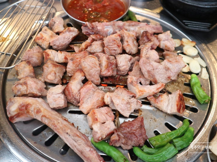 제주중문맛집 서귀포 흑돼지를 맛있게 먹을 수 있는 중문 모메든 식당