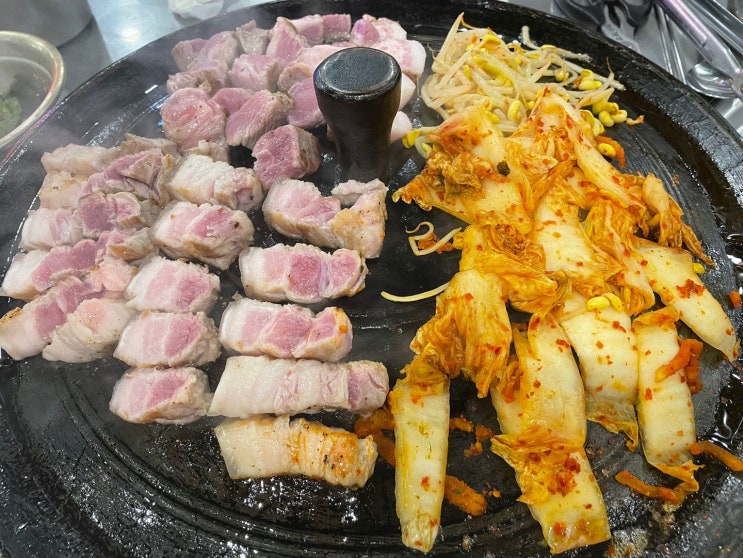  대구 동대구역 근처 두툼한 고기로 맛있게 기름칠 할 수 있는 '목구멍'
