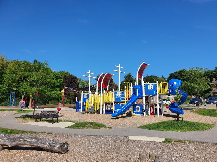 캐나다 킹스턴 일상 #7 (Rotary&splash Pad, Outdoor Aqua Park, 아이들과 골프)
