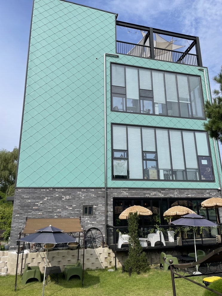 가평 대성리역 신상 북한강 뷰맛집 카페 “메인22”