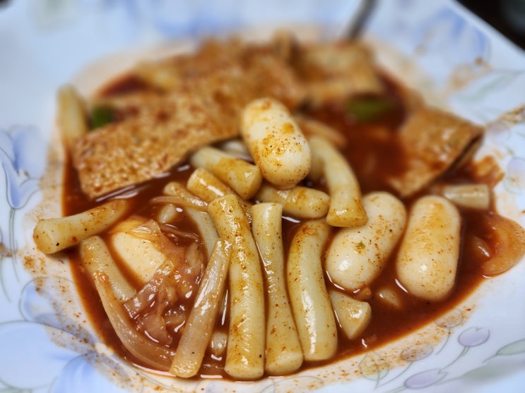  엄청 매콤, 자극적이지만 자꾸만 땡기는 그 맛 떡볶이 레시피