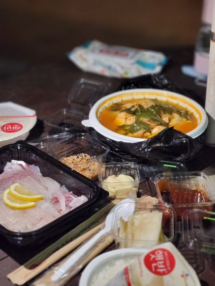  진해 맛집 속천수산 포장해서 진해루 밤 피크닉 데이트~~ 가성비 좋은 횟집 추천