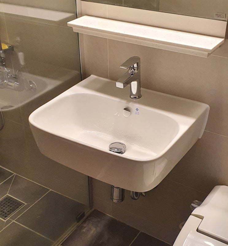  Kohler 세면대, 주방 씽크대 수전 교체공사입니다.