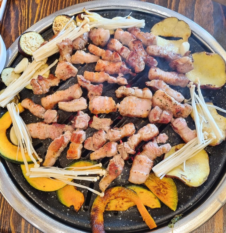 [부산 명장동/서동] 고혼 : 가성비 좋은 샐러드바와 고기 맛집