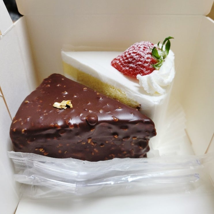 올라운더랩 케이크 맛보기 /재방문 또간집 / 딸기 초콜릿