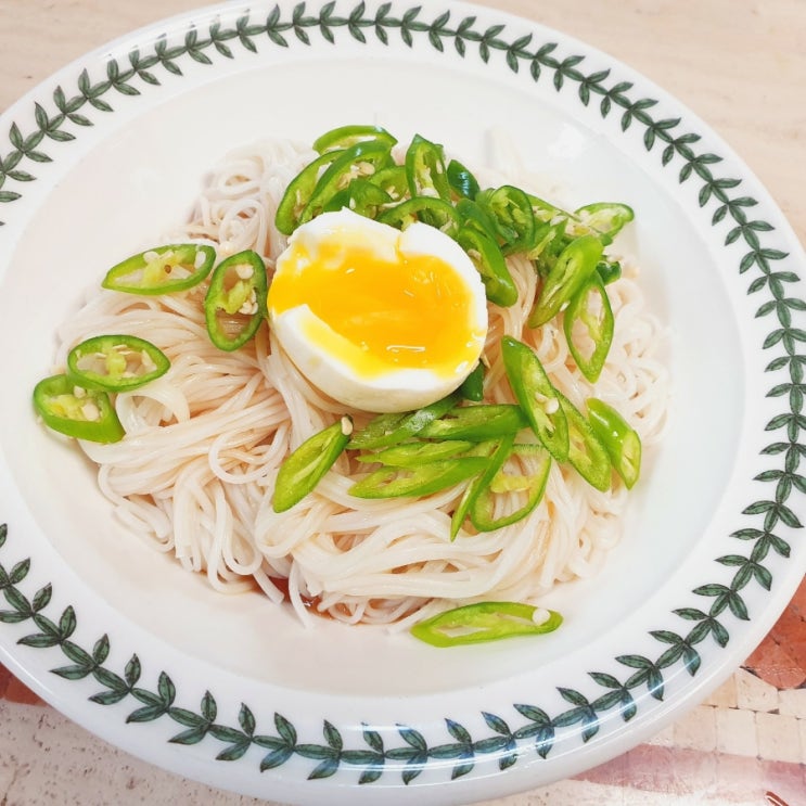  면요리..간장비빔국수