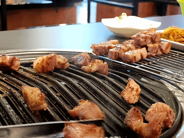  송촌동 돼지고기 맛집 강남삼겹살 송촌본점 추천