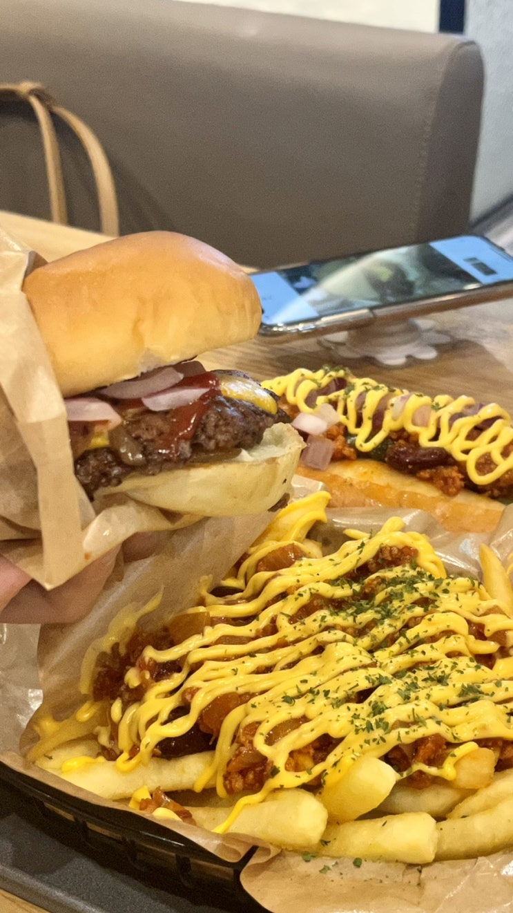  [수원역/롯백맛집] 밀크쉐이크와 햄버거 조합 꿀맛집 "버거스올마이티 롯데백화점 수원점"