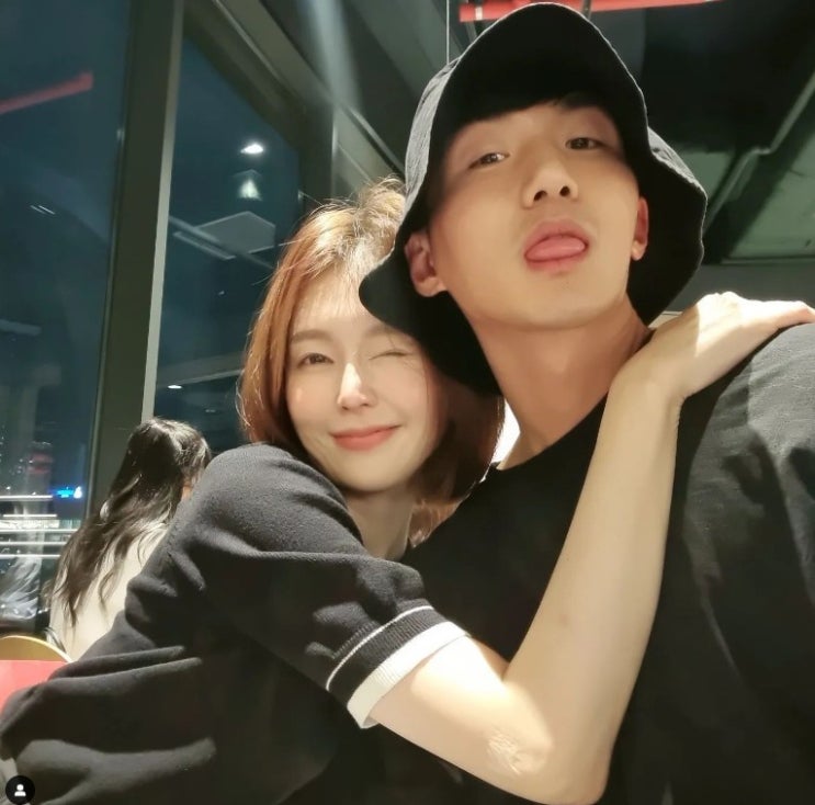 '돌싱글즈3' 조예영한정민, 4세 연하 럽스타그램으로 알콩달콩한 분위기 "시도때도 없이 뽀뽀 해" '돌싱글즈3' 조예영한정민, 4세 연하 럽스타그램으로 알콩달콩한 분위기 "시도때도 없이 뽀뽀 해"