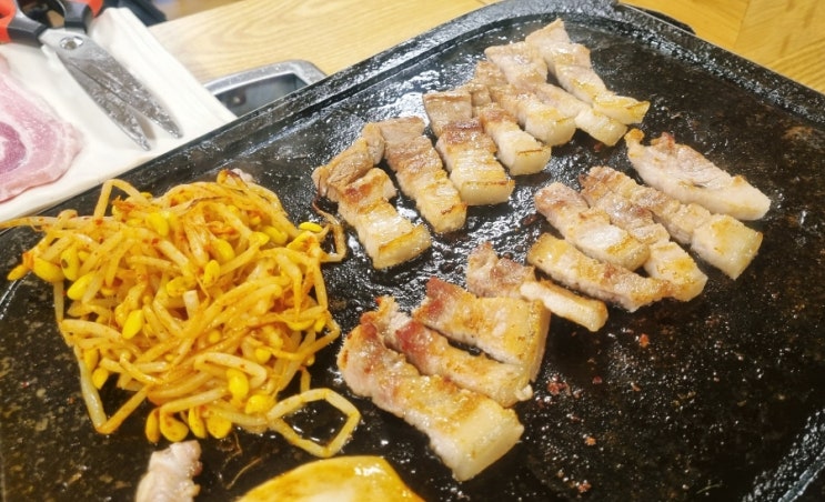  포천구들장 - 울산 덕하 맛집 (현지인 강추메뉴 : 삼겹쌀막국수)
