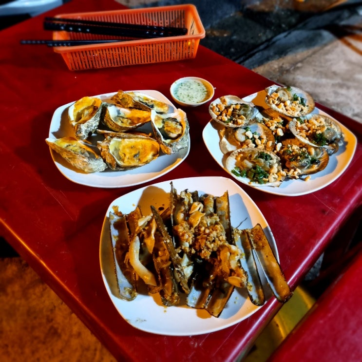  나트랑 해산물 맛집 [ Quan Oc Ngon ]