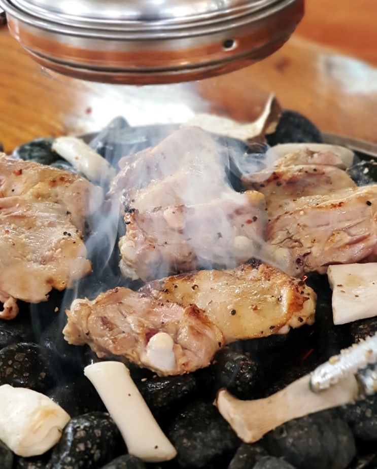  춘천맛집 참나무숯불닭갈비_맥반석에 굽는 춘천 닭갈비 맛집