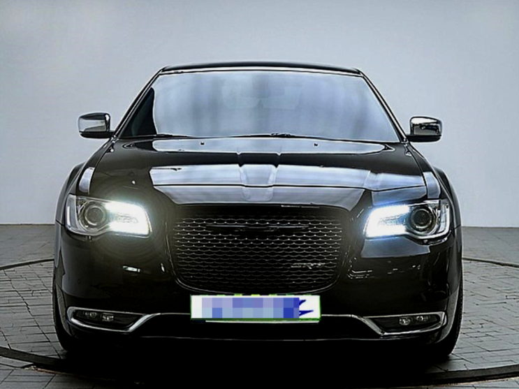 크라이슬러 300c 중고차 실용적이네 크라이슬러 300c 중고차 실용적이네