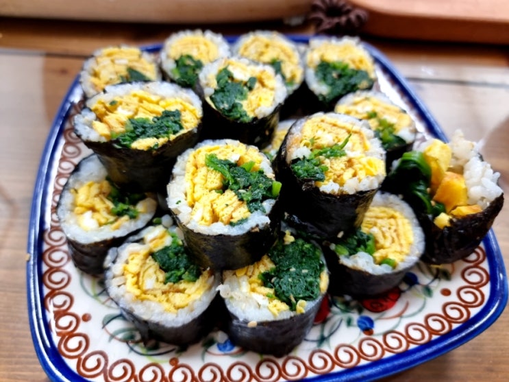  어간장 활용한 초간단 김밥만들기.  사랑김밥이라 이름을 정합니다. 시금치와 계란만 있으면 끝!!
