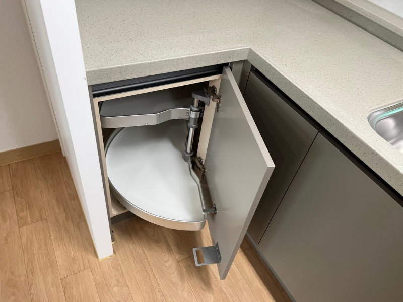 주방 코너 수납장 종류 및 활용법 , 매직스윙선반