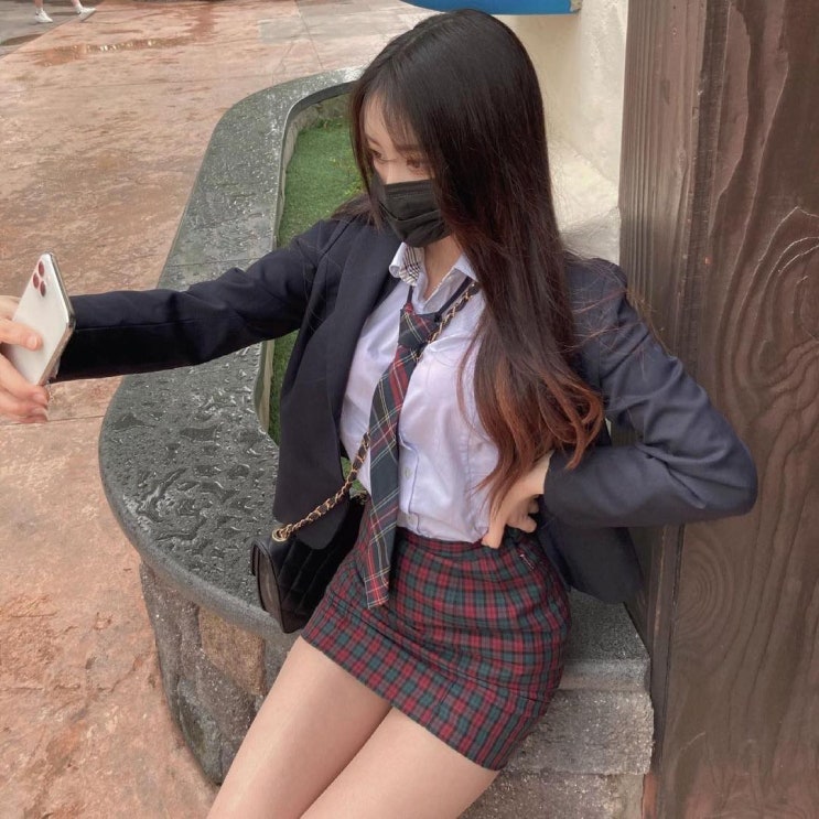 셀카찍는 모습이 예뻐서 셀카찍는 모습이 예뻐서