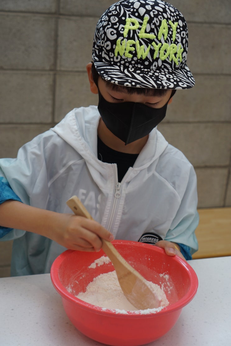  아들하고 처음 같이 만든 빵