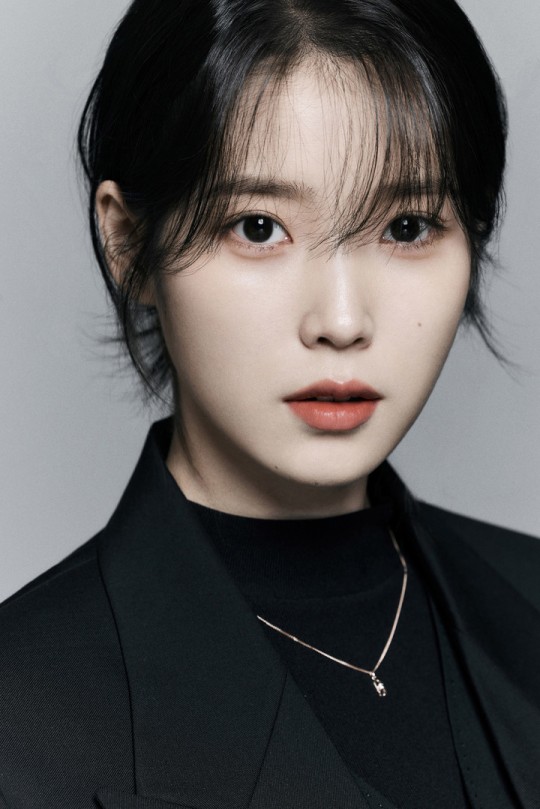 <b>아이유</b>, 오늘 <b>데뷔</b> 14주년 맞아 <b>2억</b> 기부…팬덤 '유애나... 