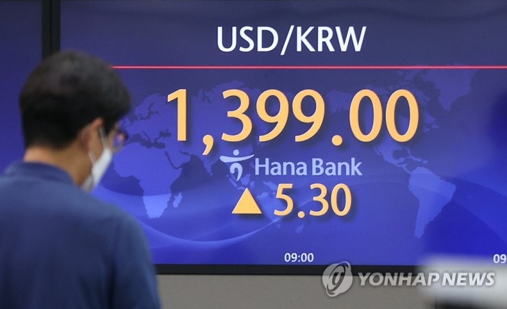 글로벌 '킹달러'에 1,400원 육박한 환율…위기 전조인가 글로벌 '킹달러'에 1,400원 육박한 환율…위기 전조인가