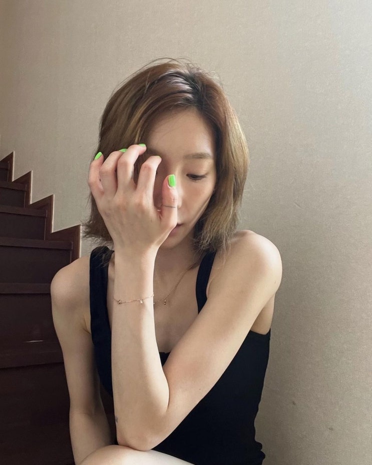 소녀시대 멤버 태연이 근황 전하자...헤이즈, "선배님 미모 살벌. 얼굴은 내가 선배" 팬심 드러내 소녀시대 멤버 태연이 근황 전하자...헤이즈, "선배님 미모 살벌. 얼굴은 내가 선배" 팬심 드러내